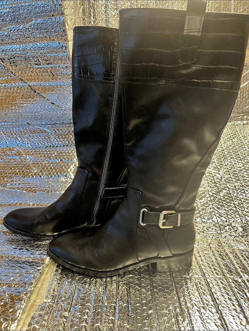 St John’s Bay Buckle Boots in Black US 9 Like New